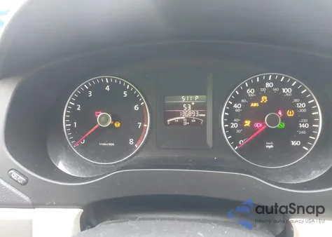 2014 Volkswagen Jetta 1.8T Se z USA, uszkodzony, nr VIN 3VWD07AJ2EM411273